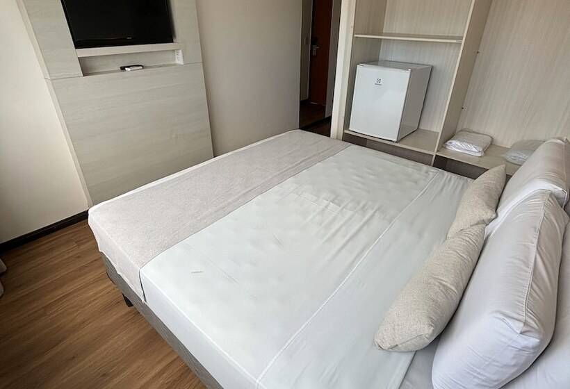 标准间带游泳池, Espadarte