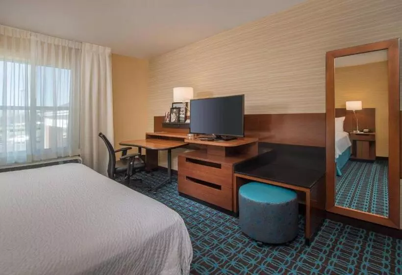 キングサイズベッドのスタンダードルーム, Fairfield Inn & Suites By Marriott Easton