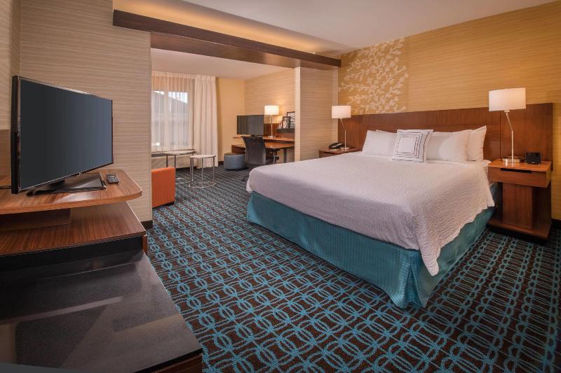 キングサイズベッドのスタンダードルーム, Fairfield Inn & Suites By Marriott Easton