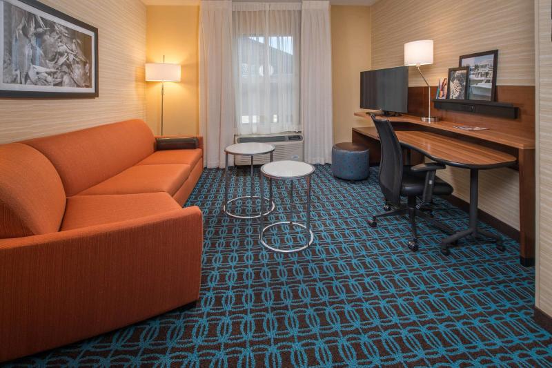 스탠다드 룸 킹사이즈 침대, Fairfield Inn & Suites By Marriott Easton