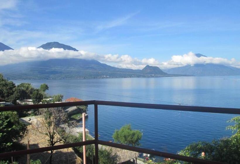 Superior suite with lake view, Nuestro Sueño