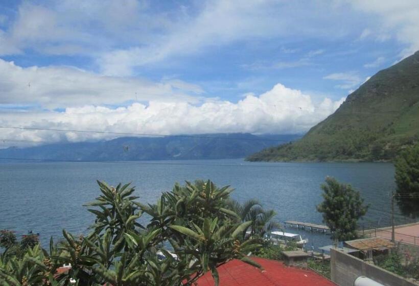 Superior suite with lake view, Nuestro Sueño