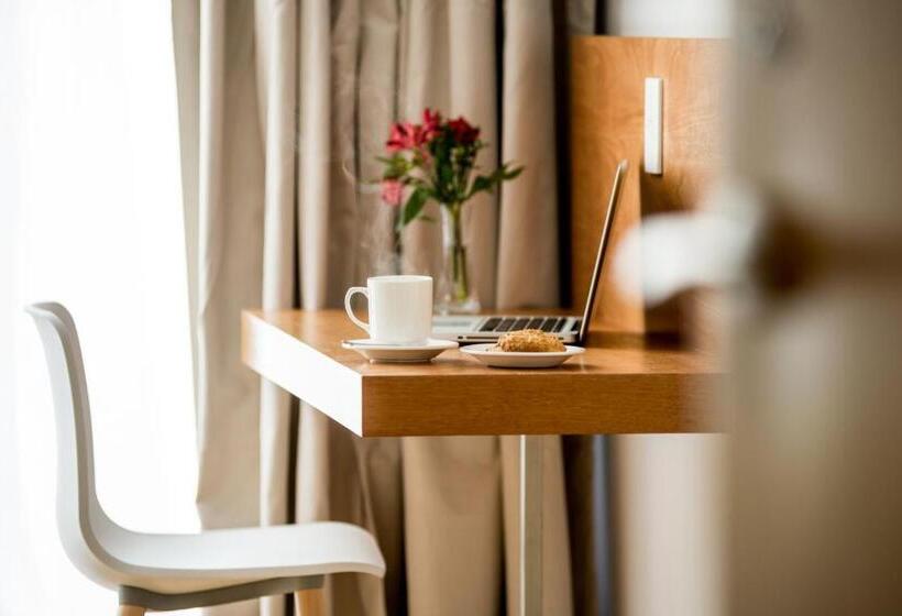 اتاق استاندارد, Own Montevideo