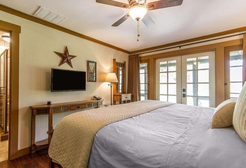 带大床的标准间, Sierra Sky Ranch, Ascend Hotel Collection