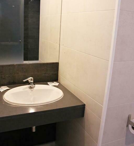 اتاق استاندارد یک نفره, Urban Nevada