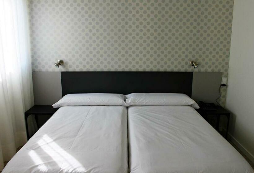 اتاق استاندارد, Urban Nevada