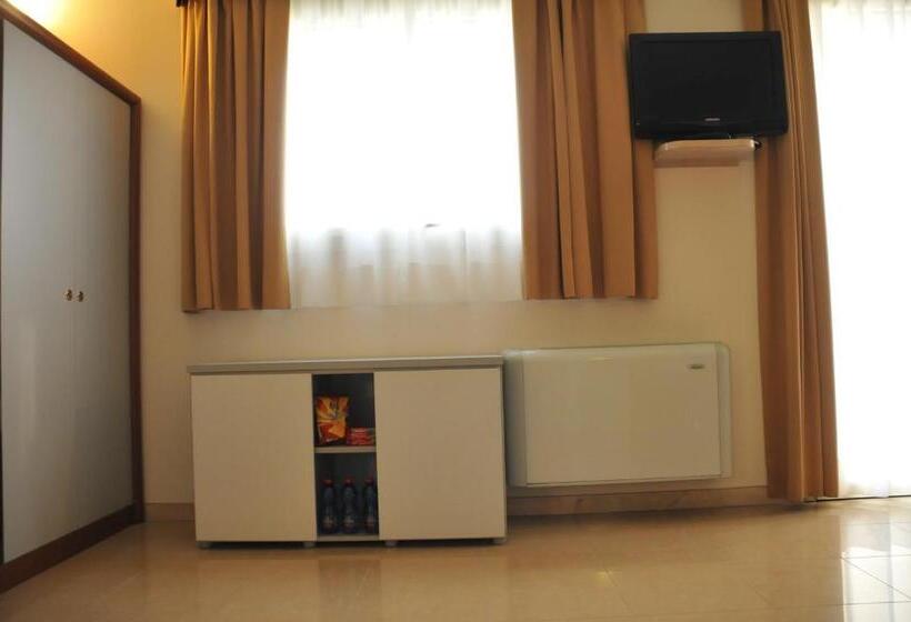 Chambre Triple Standard avec Balcon, Verdi