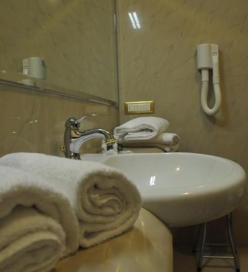 Chambre Familiale Deluxe, Verdi