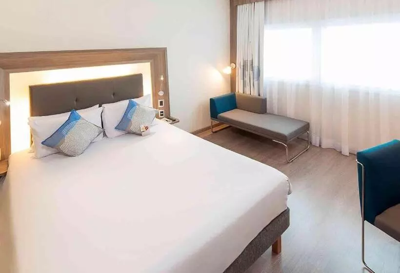 Standard-invahuone, Novotel Santos Gonzaga