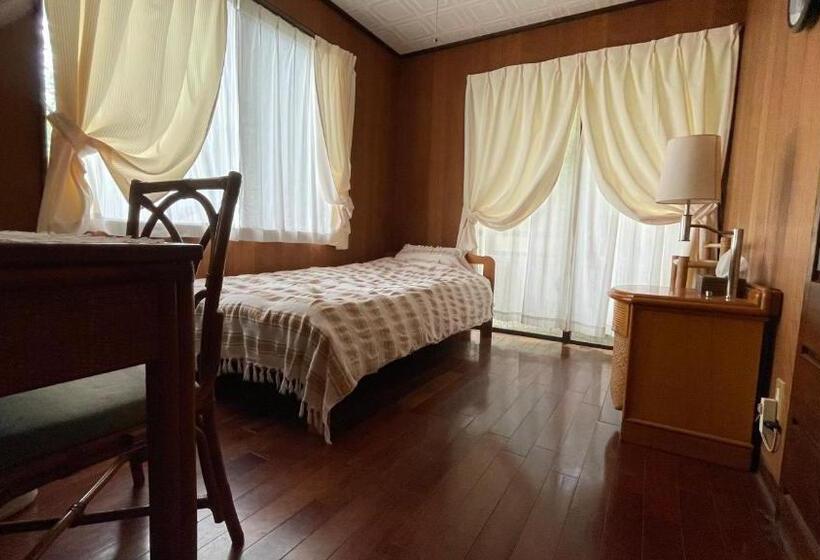 Номер Стандарт Совместная Ванная, Milk Ya Women Only Guest House