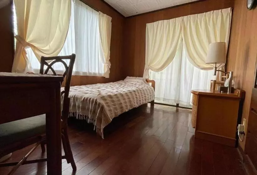 Standard-huone Jaettu Kylpyhuone, Milk Ya Women Only Guest House