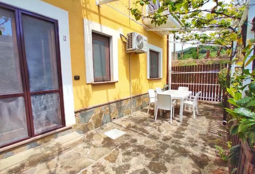 スタンダードスタジオ, That's Amore Cilento Country House