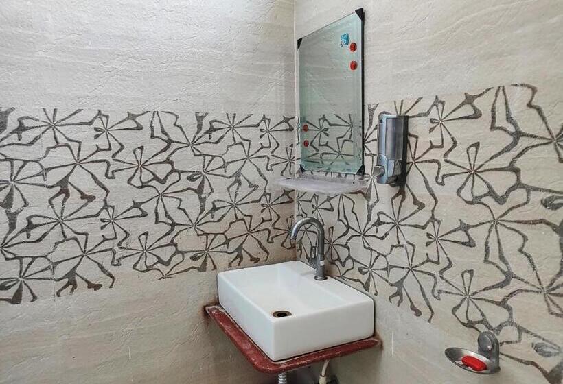 חדר סטנדרט, Staymaker Madhuwan Heights