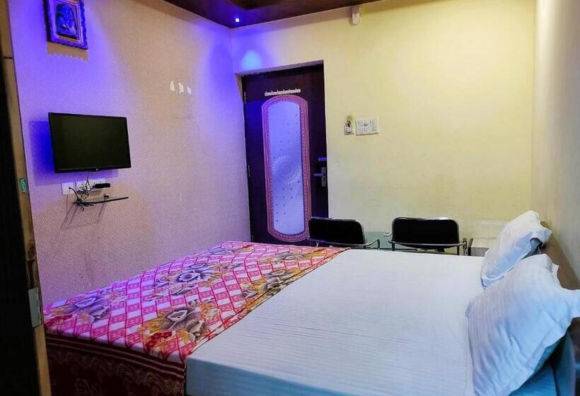 חדר אקונומי, Staymaker Madhuwan Heights