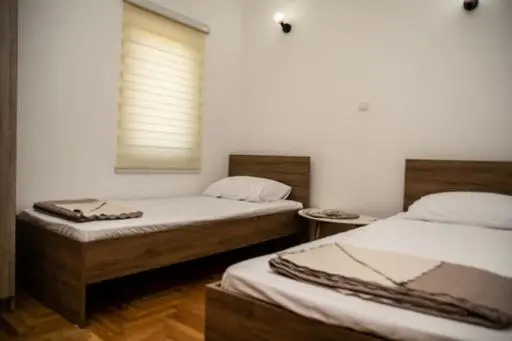 اتاق استاندارد, Sarah Apartments