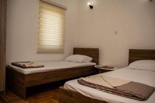 اتاق استاندارد, Sarah Apartments