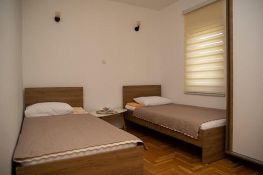 اتاق استاندارد, Sarah Apartments