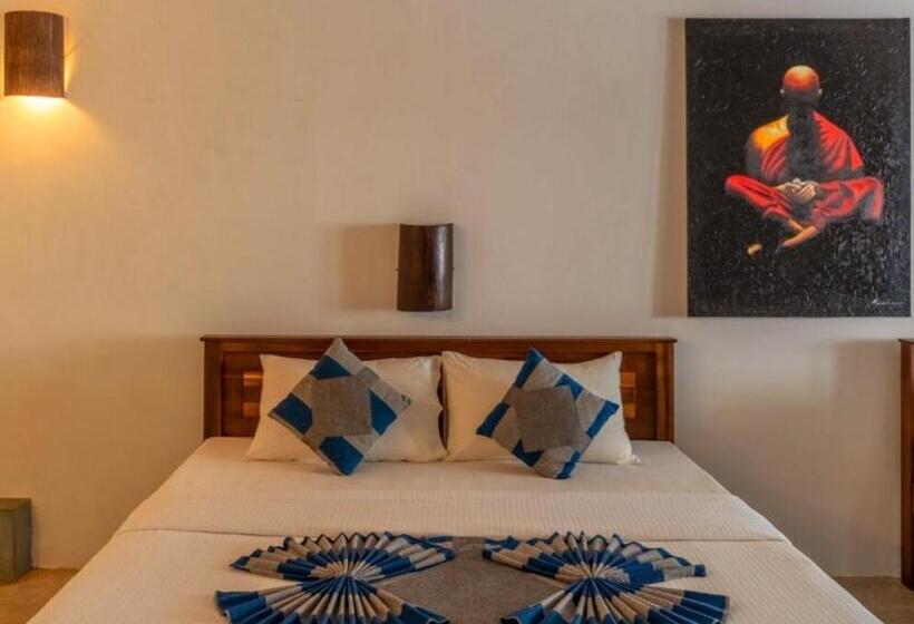 标准间带阳台, Chill River Villa   Villa With Scenic River Views