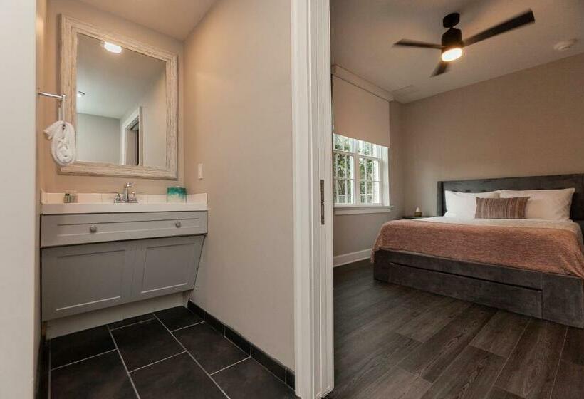 استودیوی استاندارد, Bywater Suite