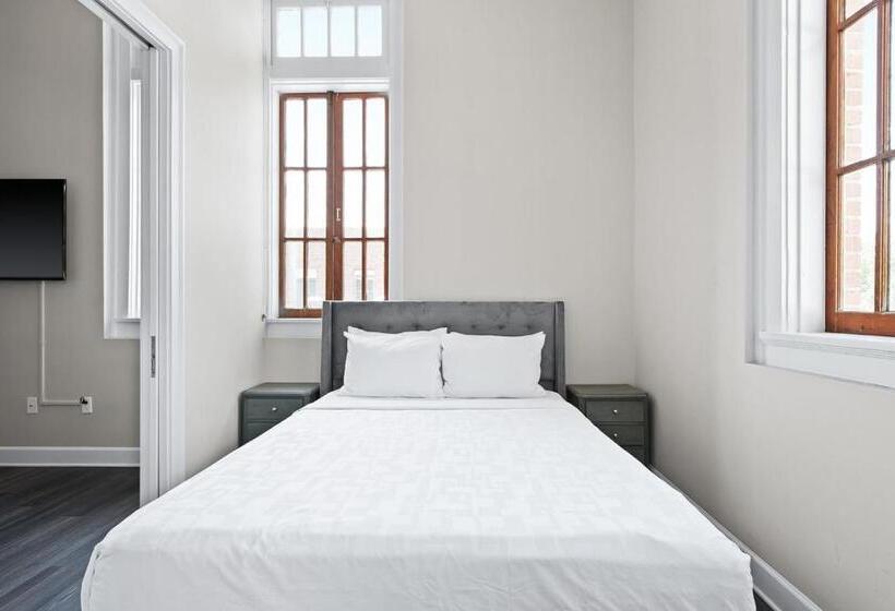 سوییت جونیور با بالکن, Bywater Suite