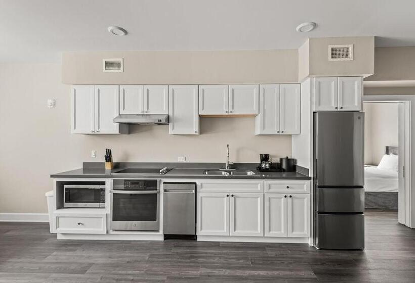 استودیوی استاندارد, Bywater Suite