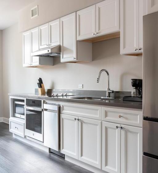 استودیوی استاندارد, Bywater Suite