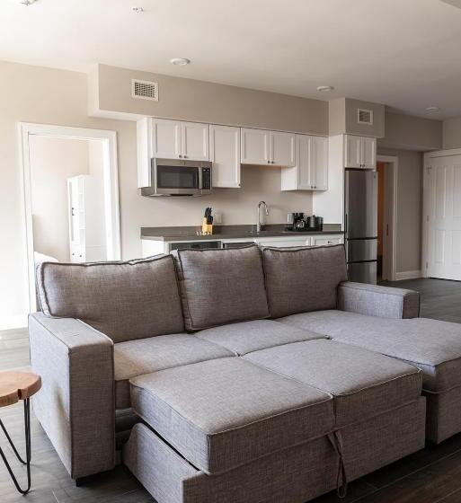 سوئیت با بالکن, Bywater Suite