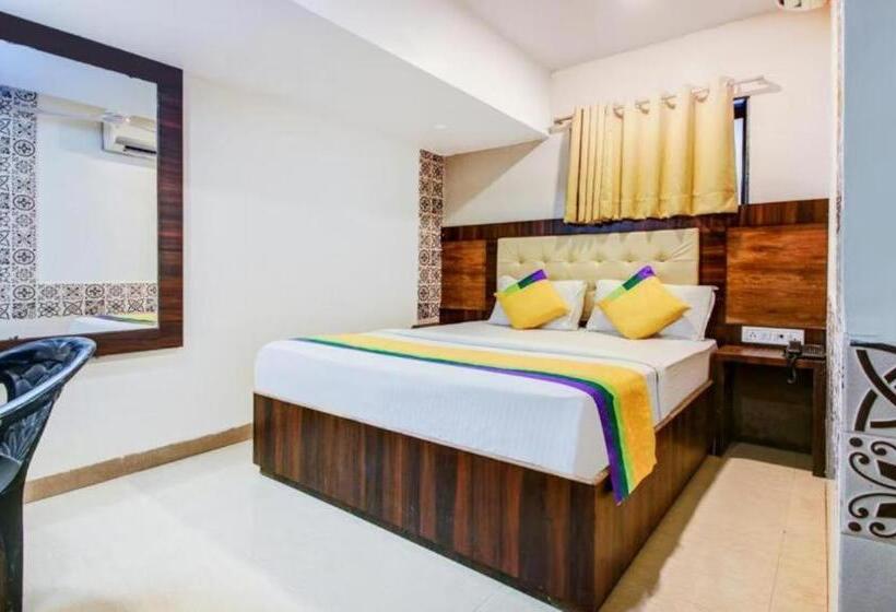 חדר דלוקס, Kalpana Residency   Near Us Embassy