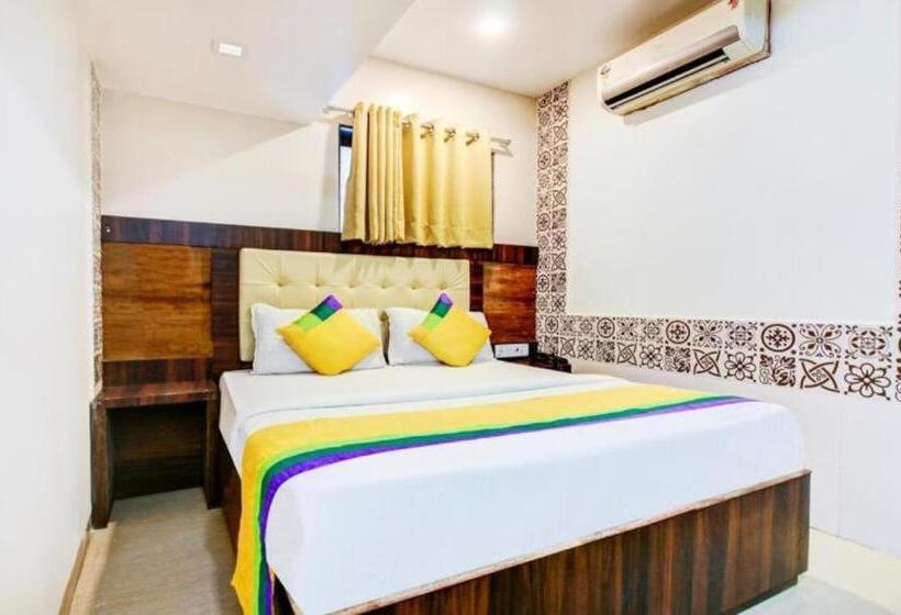 חדר דלוקס, Kalpana Residency   Near Us Embassy