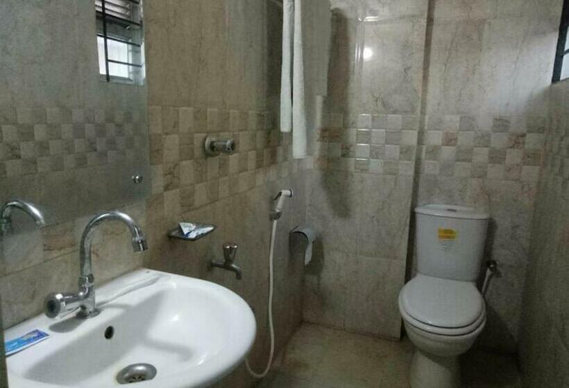 اتاق اکونومی یک تخته, Royal Living Hotel & Suites