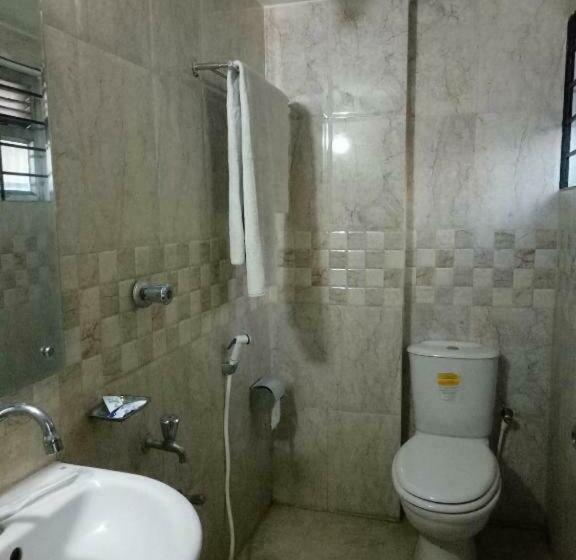 اتاق اکونومی یک تخته, Royal Living Hotel & Suites