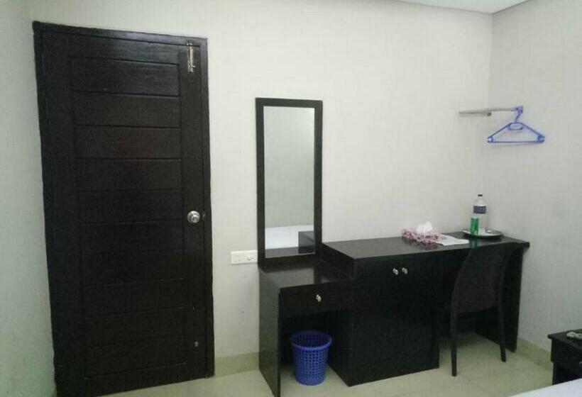 اتاق استاندارد یک نفره, Royal Living Hotel & Suites