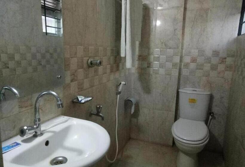 اتاق لوکس, Royal Living Hotel & Suites