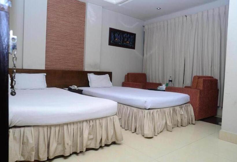 اتاق لوکس, Royal Living Hotel & Suites