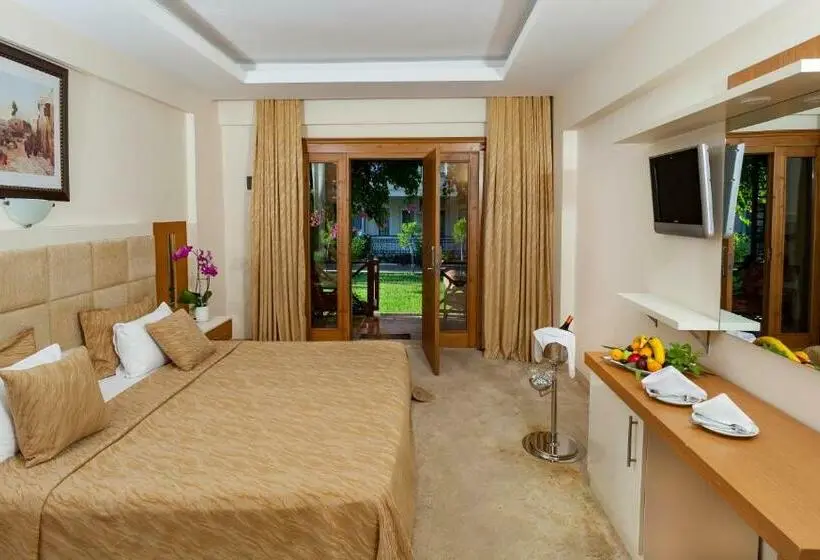 バルコニー付きスタンダードルーム, Club Hotel Belpınar Beldibi Kemer