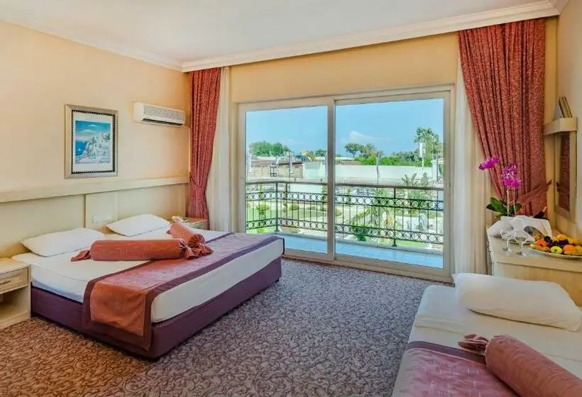 バルコニー付きスタンダードルーム, Club Hotel Belpınar Beldibi Kemer