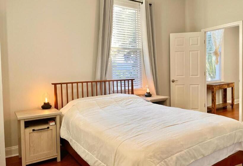 Номер Deluxe, Lovely Guesthouse In The Up And Coming Springfield