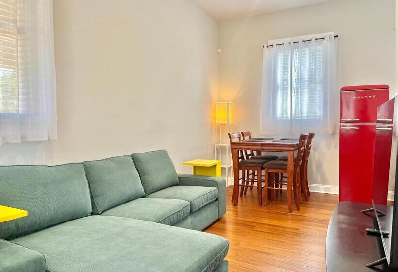 デラックスルーム, Lovely Guesthouse In The Up And Coming Springfield