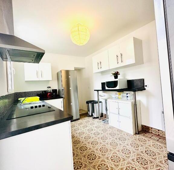 اتاق استاندارد, Reims Sherpa Lodge