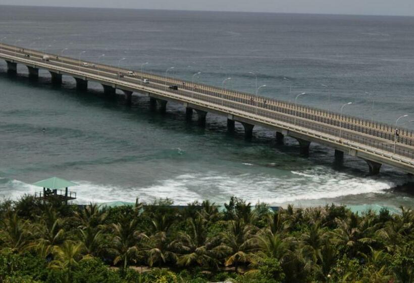 اتاق لوکس با بالکن و چشمانداز دریا, Beehive Premier