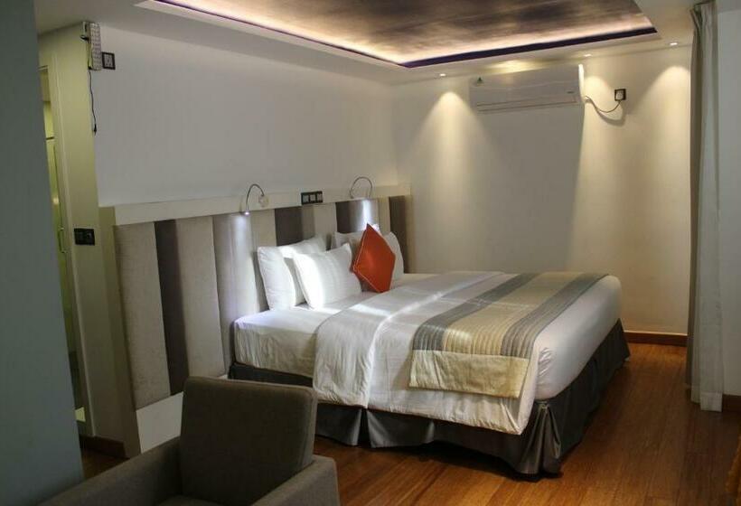 اتاق لوکس با بالکن و چشمانداز دریا, Beehive Premier