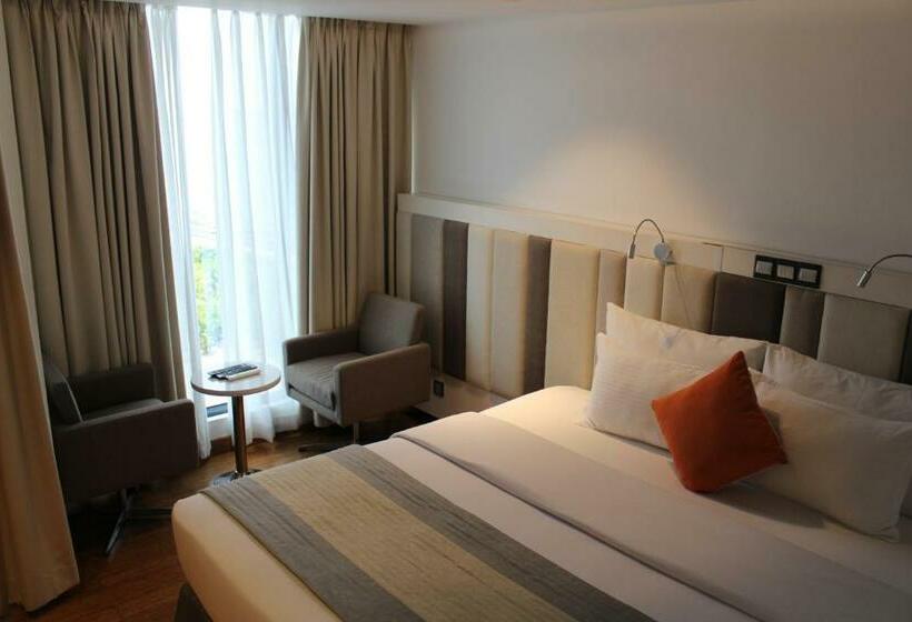 اتاق لوکس با بالکن و چشمانداز دریا, Beehive Premier