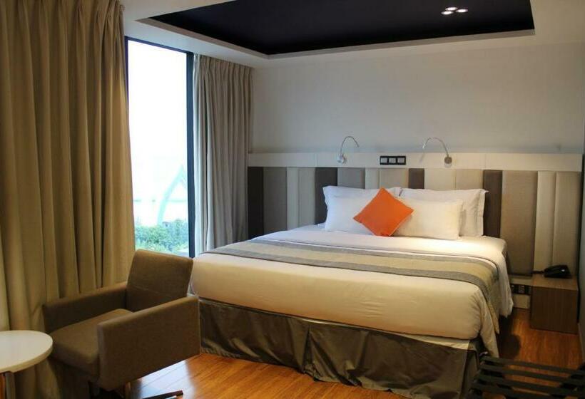 اتاق لوکس با بالکن و چشمانداز دریا, Beehive Premier