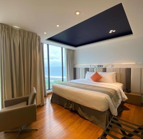 اتاق لوکس با بالکن و چشمانداز دریا, Beehive Premier