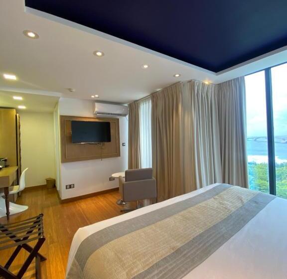 اتاق لوکس با بالکن و چشمانداز دریا, Beehive Premier