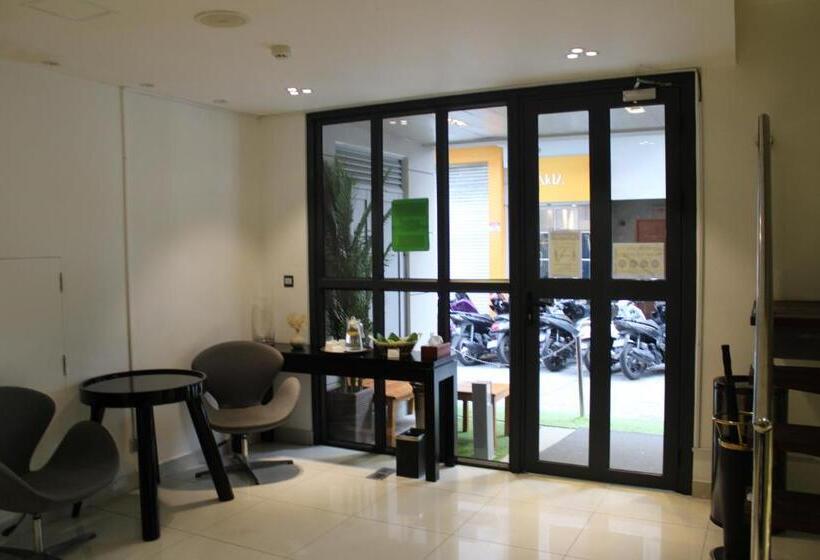 اتاق لوکس با بالکن و چشمانداز دریا, Beehive Premier