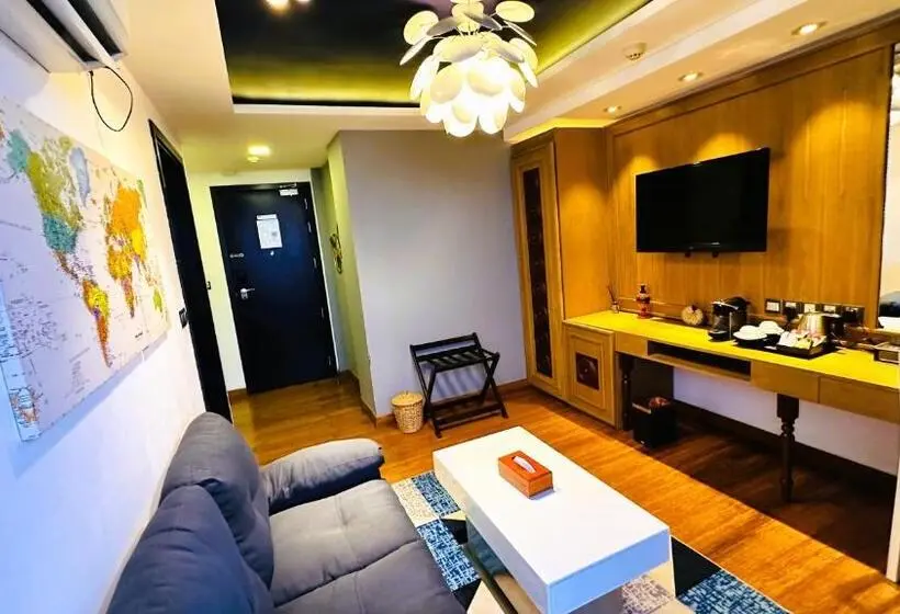 Deluxe Suite Sea View, Beehive Premier