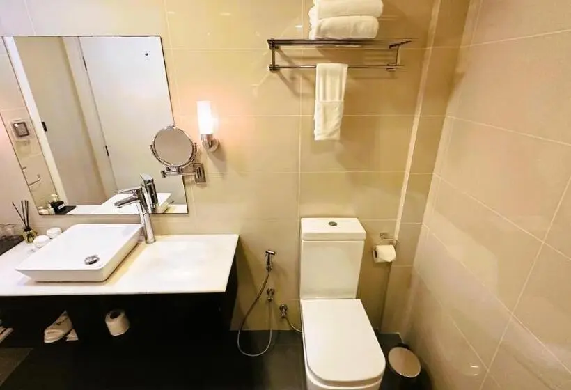 Deluxe Suite Sea View, Beehive Premier