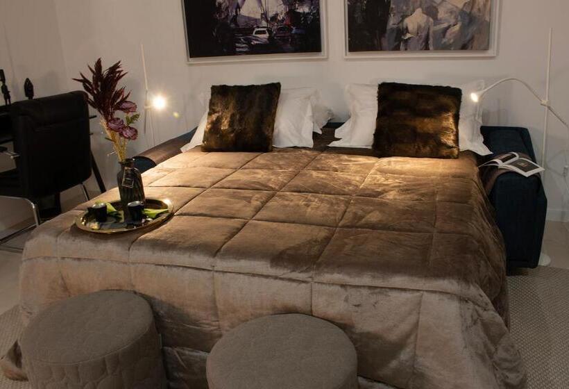 キングサイズベッドのスタンダードルーム, La Chimera Luxury Home