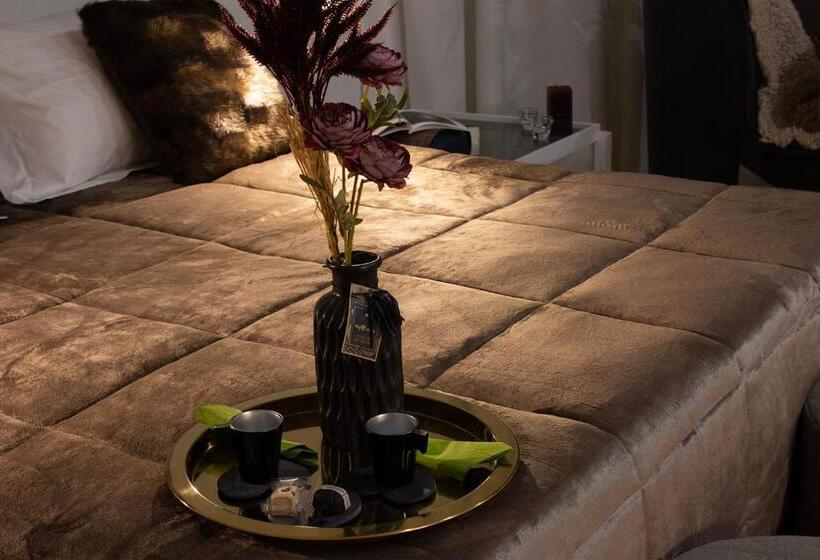 キングサイズベッドのスタンダードルーム, La Chimera Luxury Home